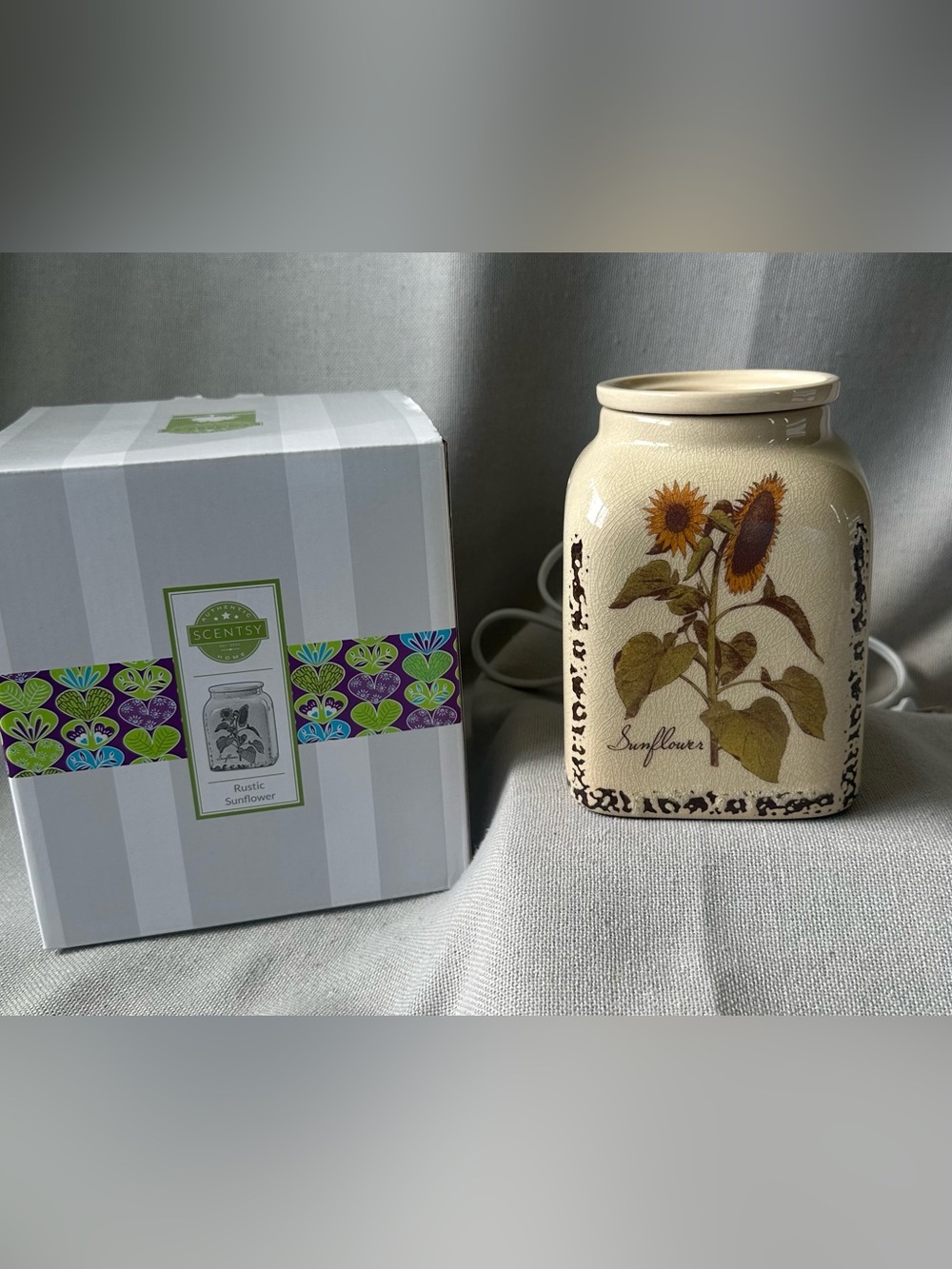Scentsy Rustic Sunflower Wax Warmer